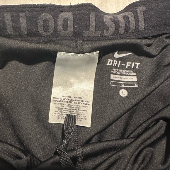 Nike Black Athletic Shorts - Picture 3 of 5